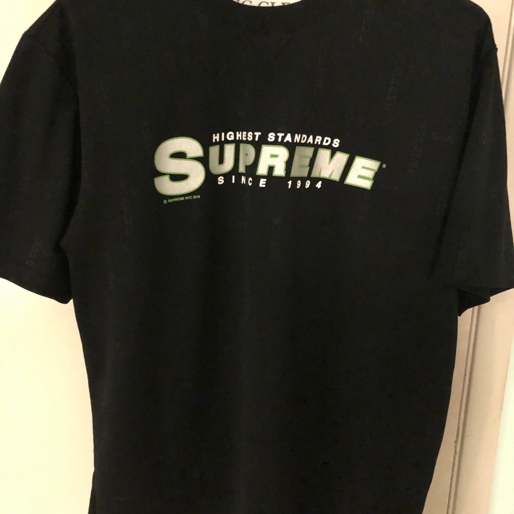 Supreme tee shirt